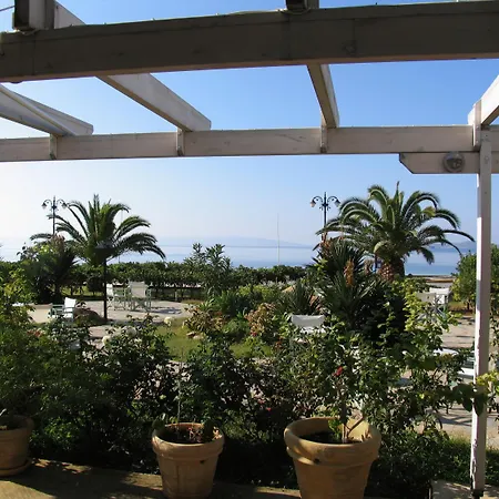 Limira Mare Hotel 3*