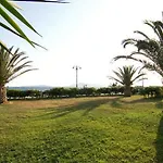 Limira Mare ホテル Neápolis