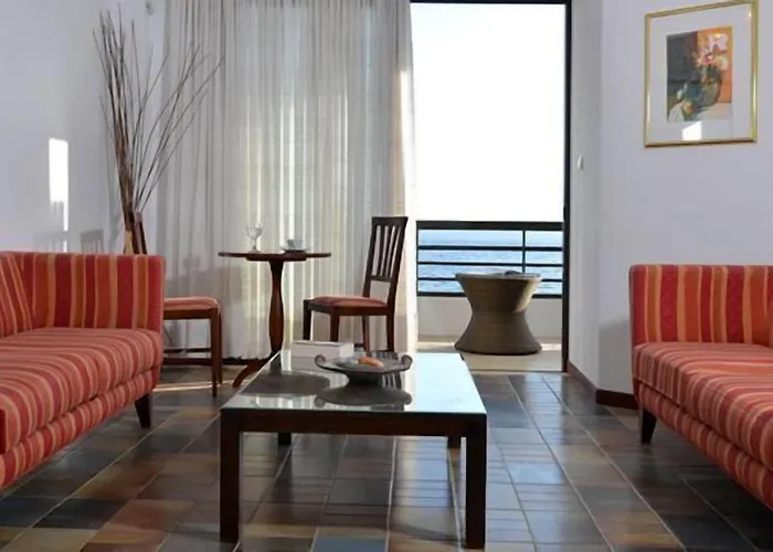 Hotel Limira Mare 3*